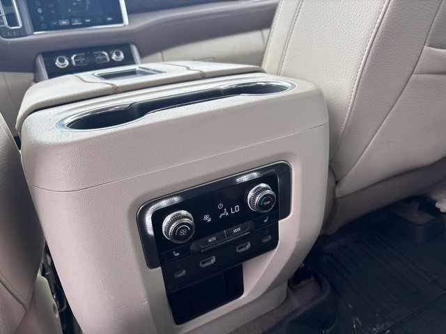 Used 2023 GMC Yukon Denali w/ Advanced Technology Package AWD/4WD image 24