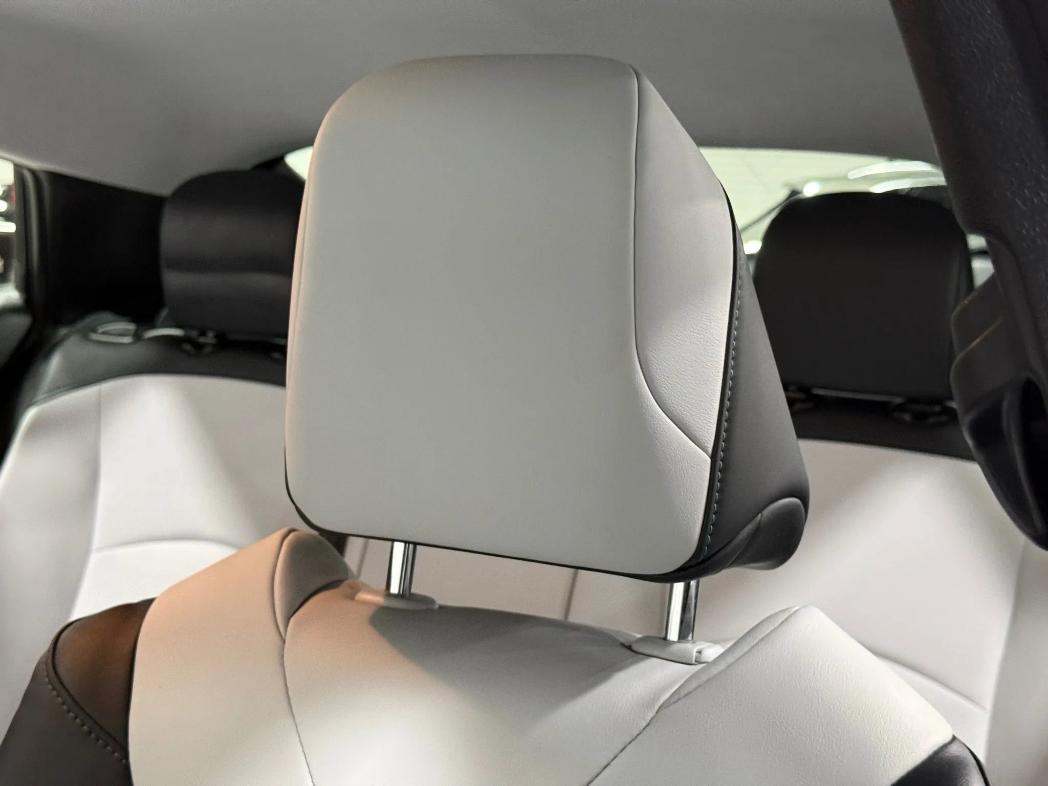 Used 2017 Toyota Prius Four w/ Premium Convenience Package image 17