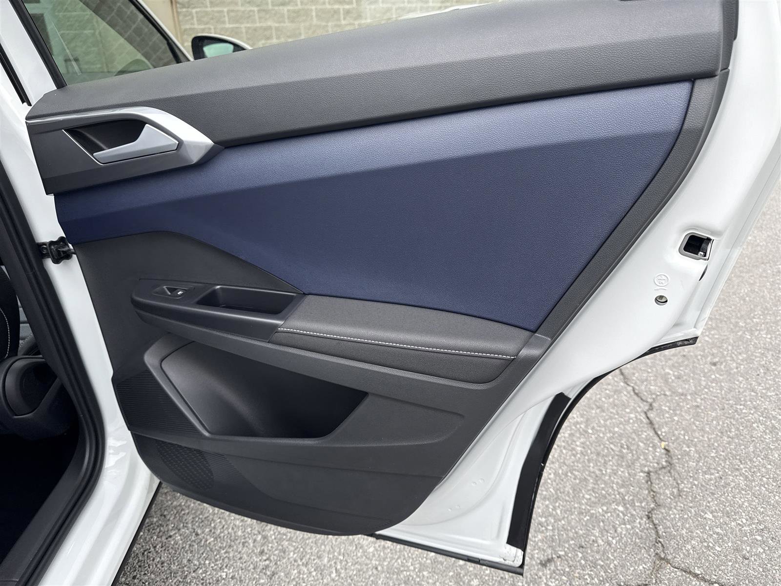 New 2025 Volkswagen Taos SEL image 34