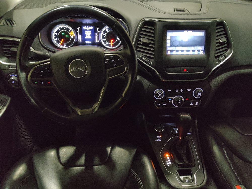Used 2019 Jeep Cherokee Latitude Plus w/ Cold Weather Group AWD/4WD image 22