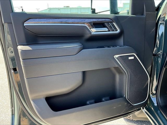 New 2026 Chevrolet Silverado 2500 LTZ w/ LTZ Premium Package AWD/4WD image 23