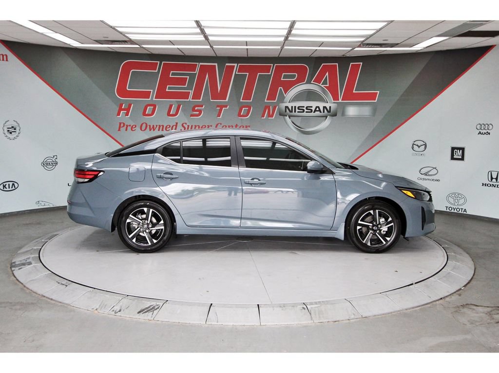 Certified 2025 Nissan Sentra SV FWD image 5