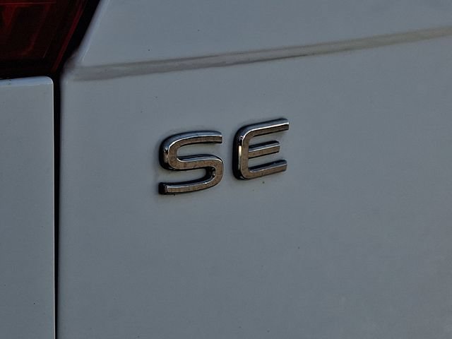 Used 2022 Volkswagen Tiguan SE AWD/4WD image 29