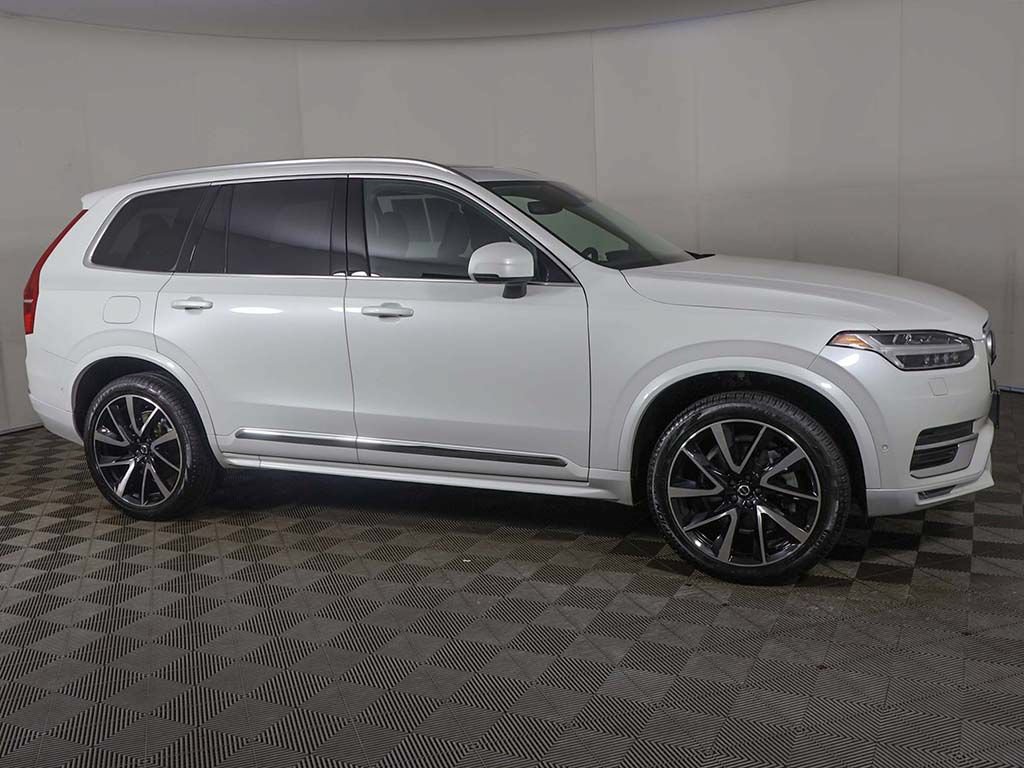 Used 2025 Volvo XC90 B5 Plus AWD/4WD image 22