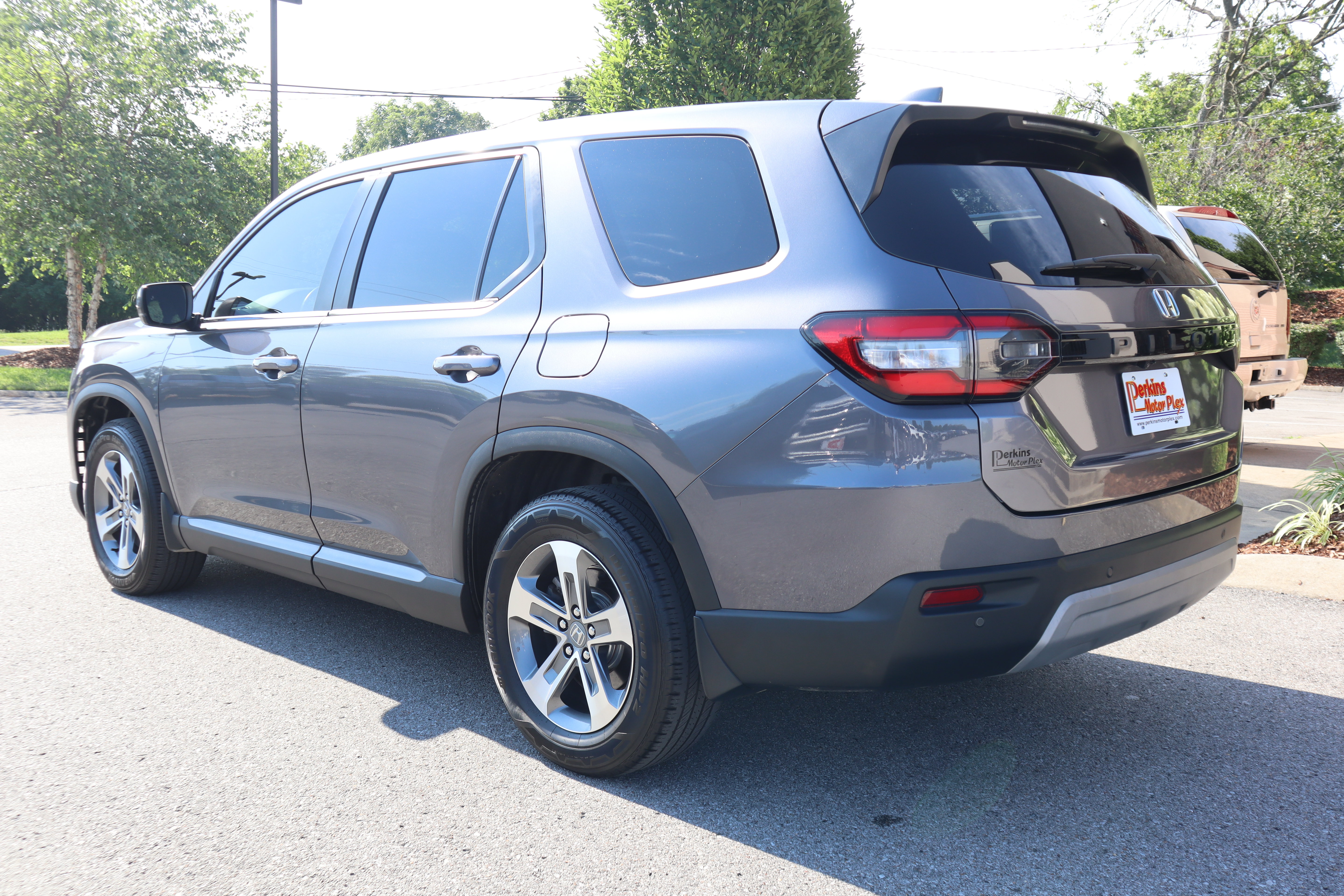 Used 2025 Honda Pilot EX-L image 9