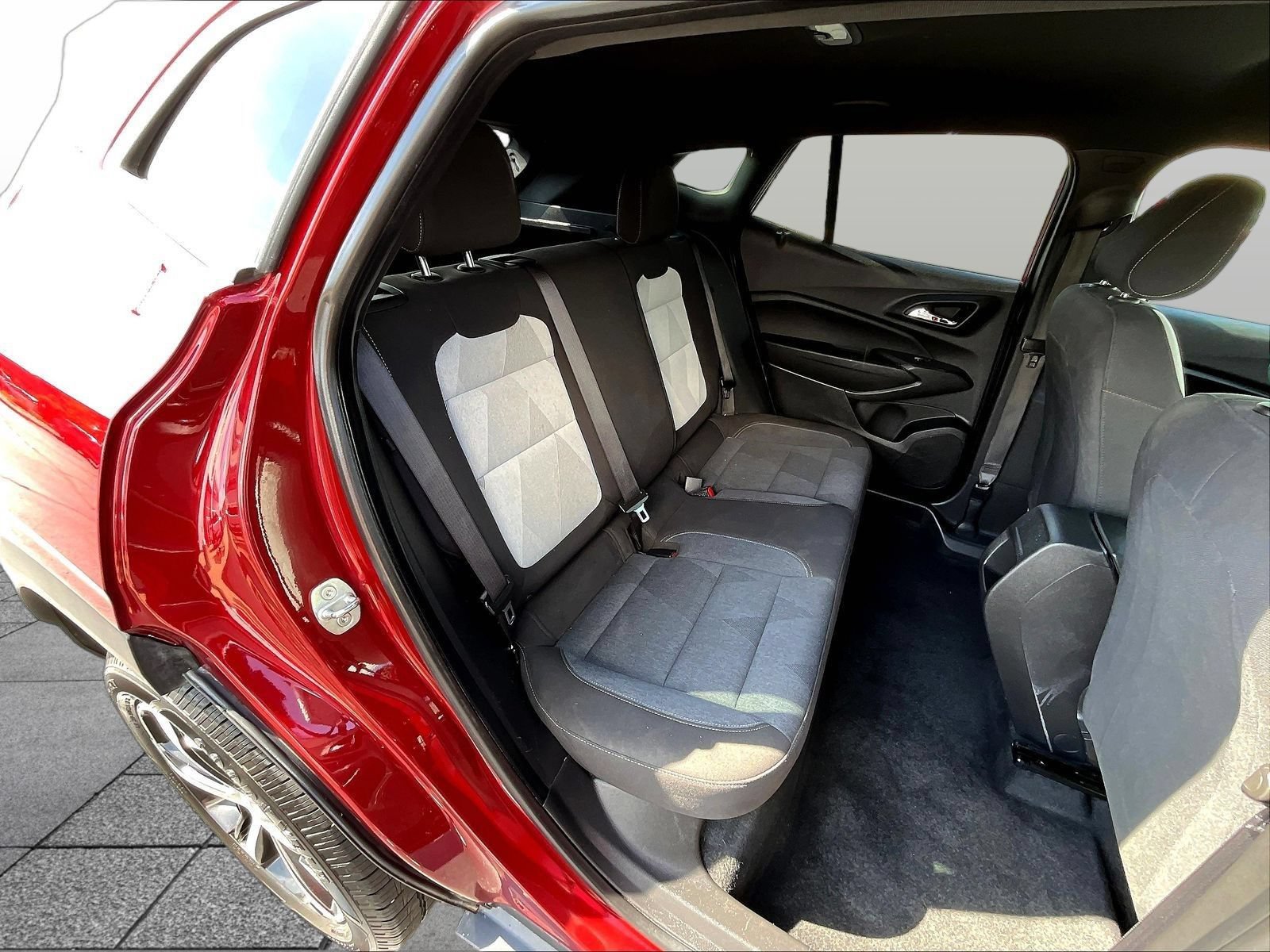 Used 2024 Chevrolet Trax RS FWD image 27