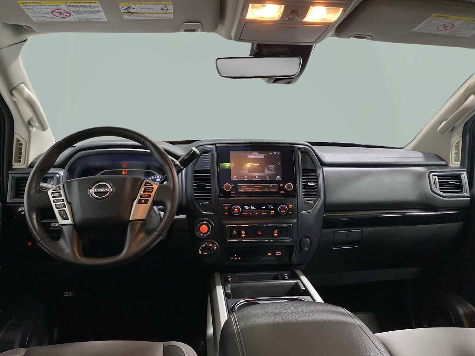 Used 2024 Nissan Titan SV w/ SV Convenience Package image 21