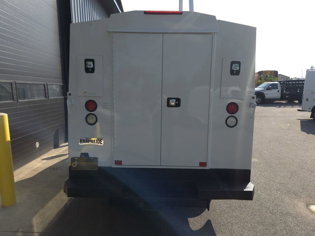 Used 2017 Chevrolet Express 3500 RWD image 10