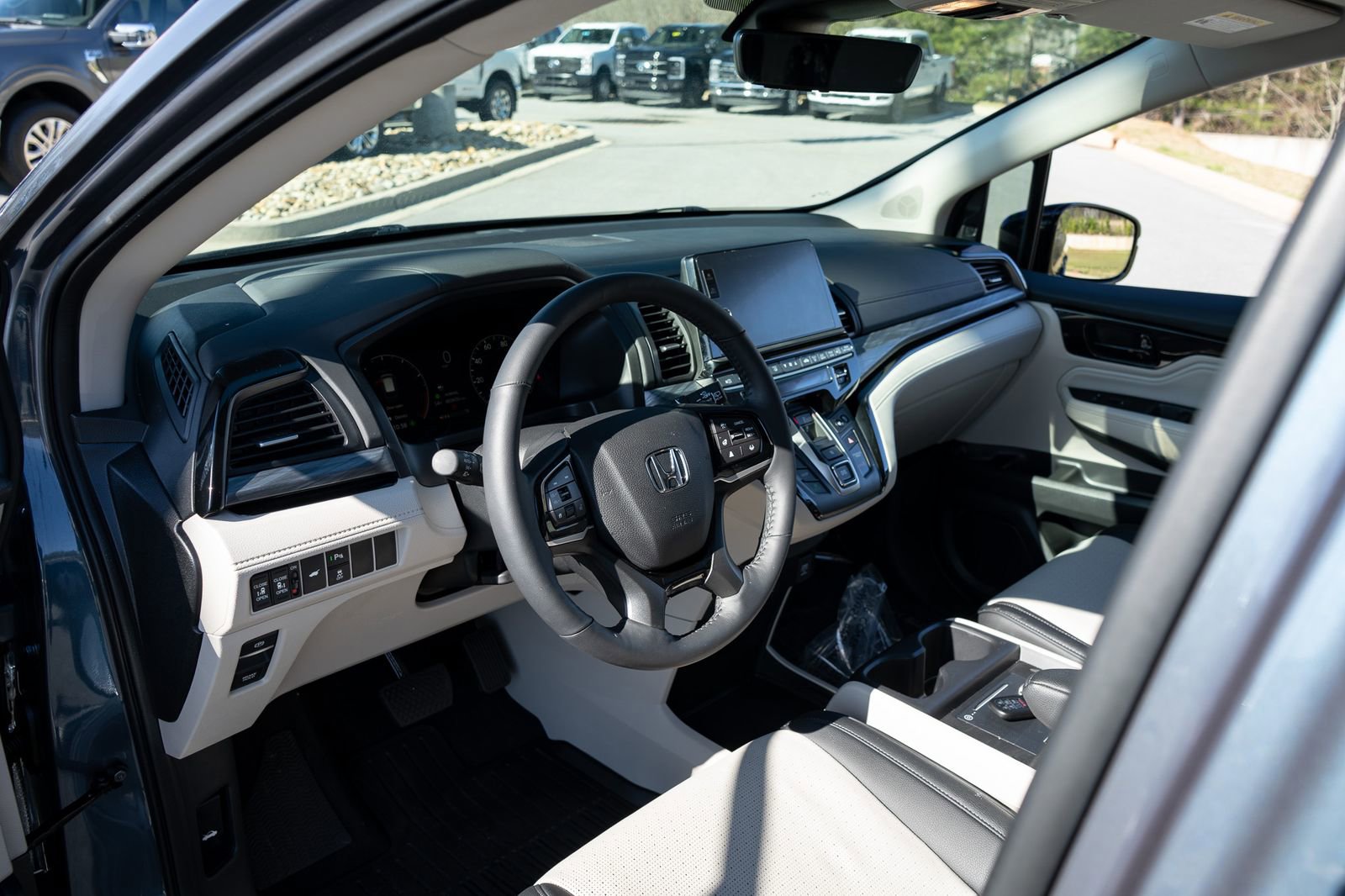 Used 2026 Honda Odyssey Elite image 13