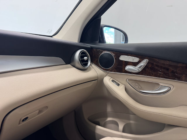 Used 2019 Mercedes-Benz GLC 300 image 36