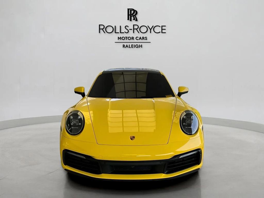 Used 2022 Porsche 911 Carrera RWD image 2
