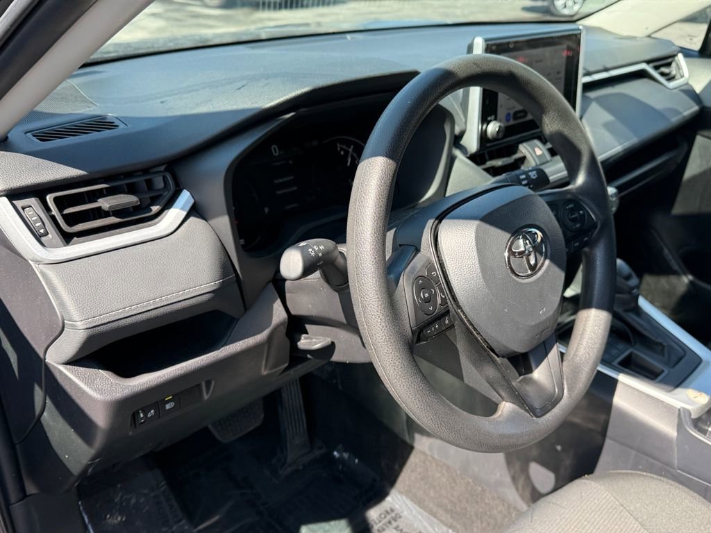 Certified 2025 Toyota RAV4 XLE image 28