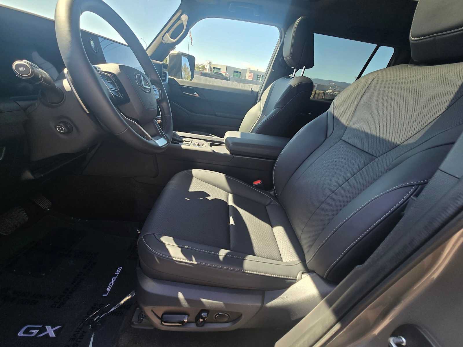 Used 2025 Lexus GX 550 w/ Cold Area Package AWD/4WD image 22