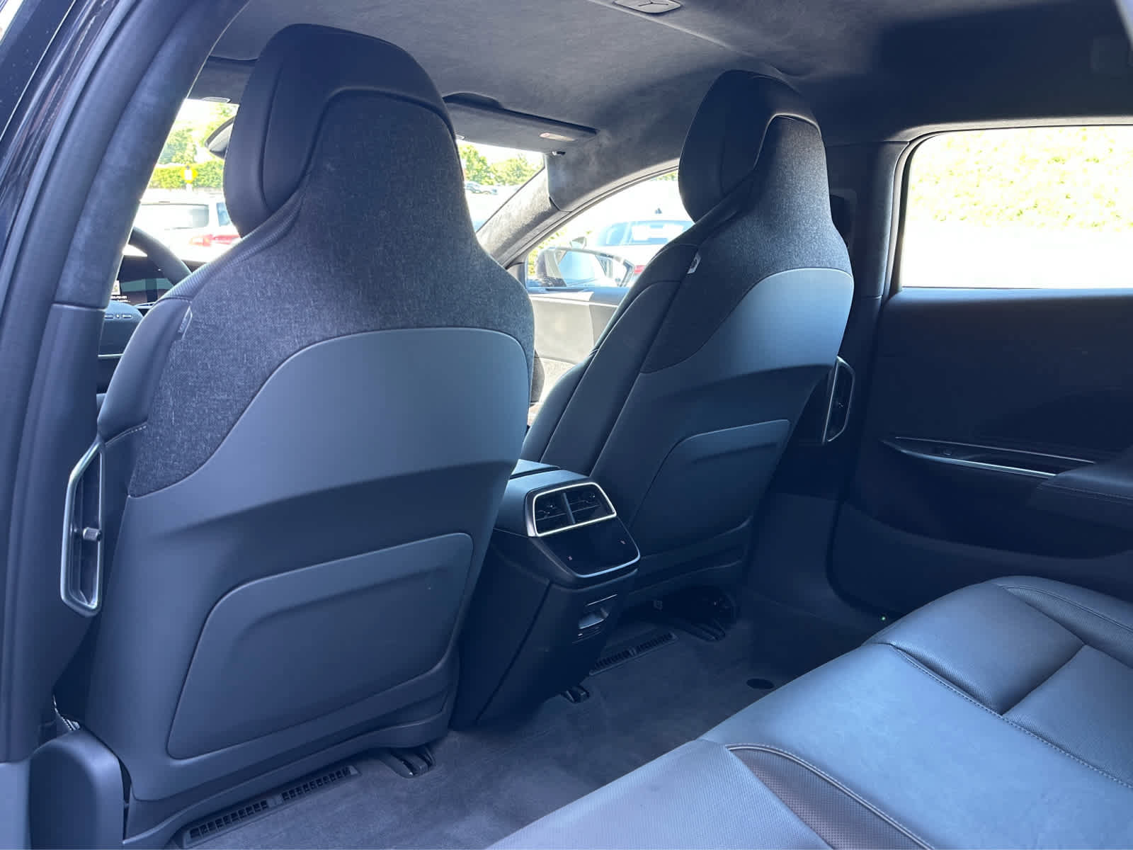 Used 2024 Lucid Air Touring AWD/4WD image 9