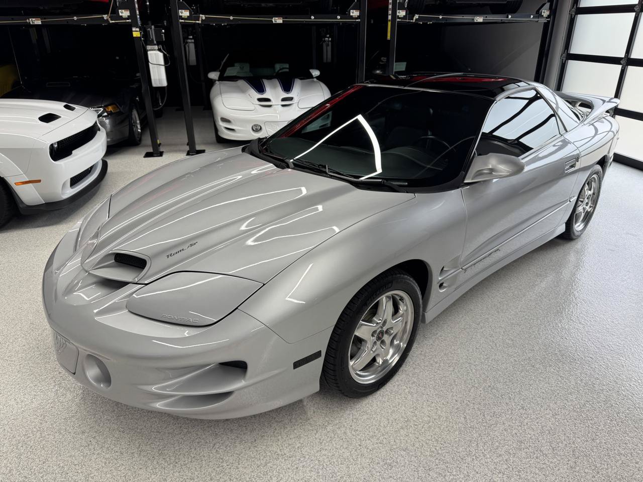 Used 2000 Pontiac Firebird Formula RWD image 4