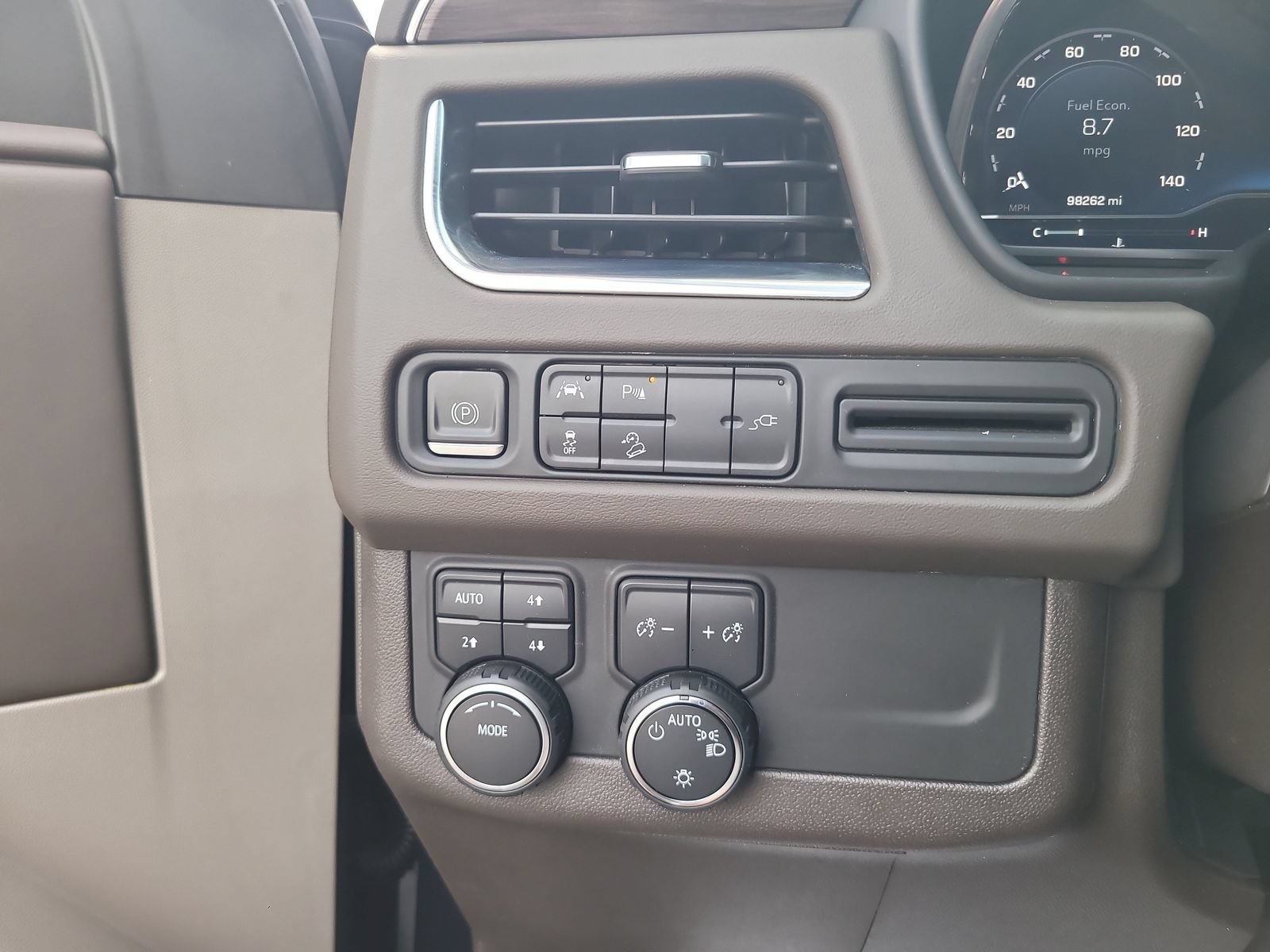 Used 2022 Chevrolet Tahoe Z71 AWD/4WD image 17