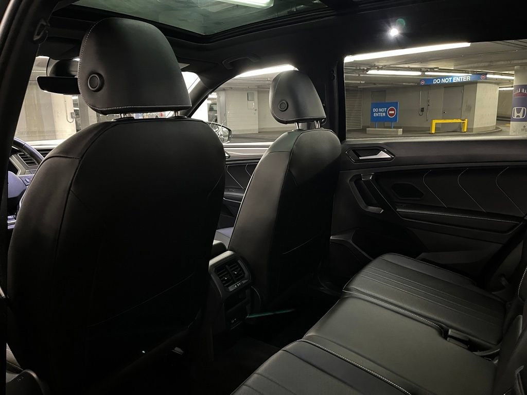Certified 2023 Volkswagen Tiguan SE R-Line AWD/4WD image 23