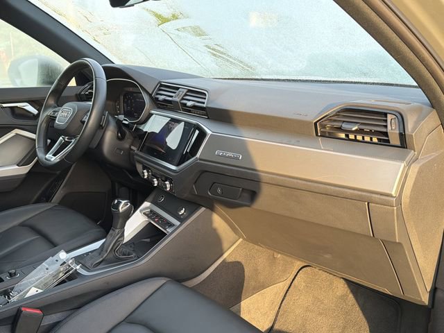 Used 2024 Audi Q3 2.0T Premium image 24