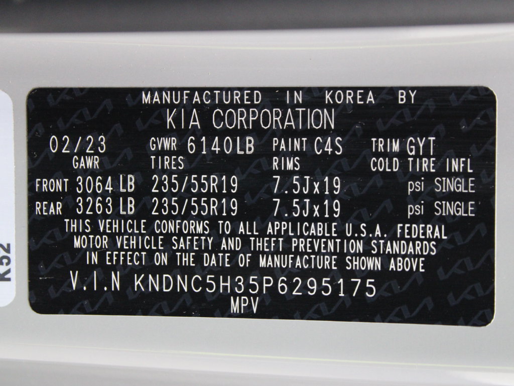 Used 2023 Kia Carnival EX FWD image 62