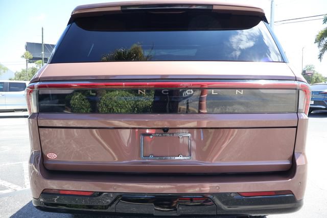 Used 2025 Lincoln Navigator Black Label AWD/4WD image 6