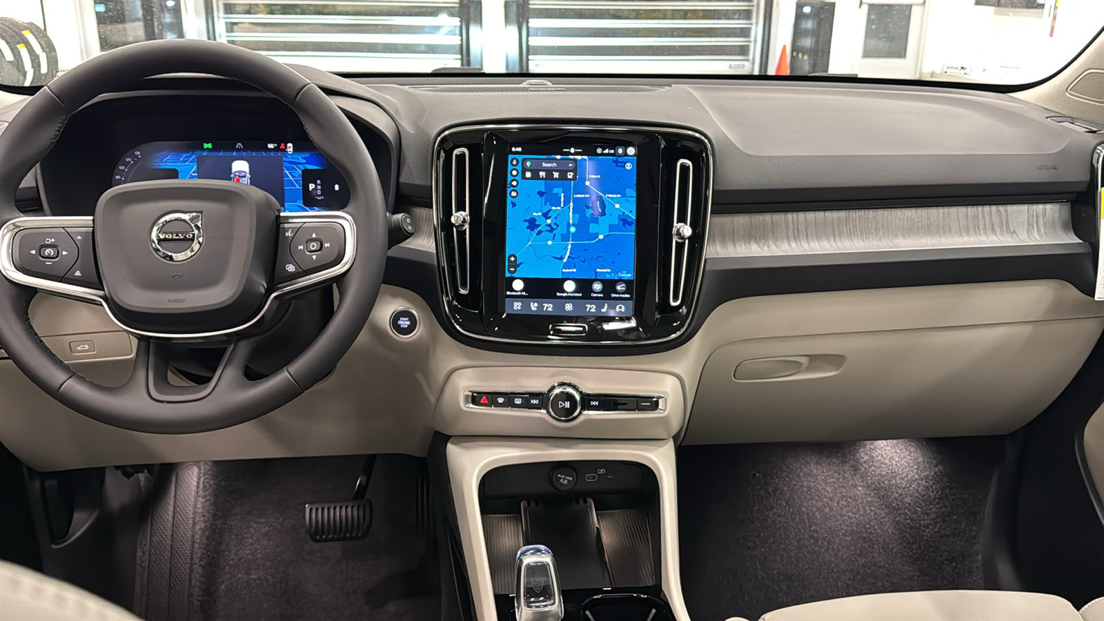 New 2026 Volvo XC40 B5 Ultra w/ Climate Package AWD/4WD image 11