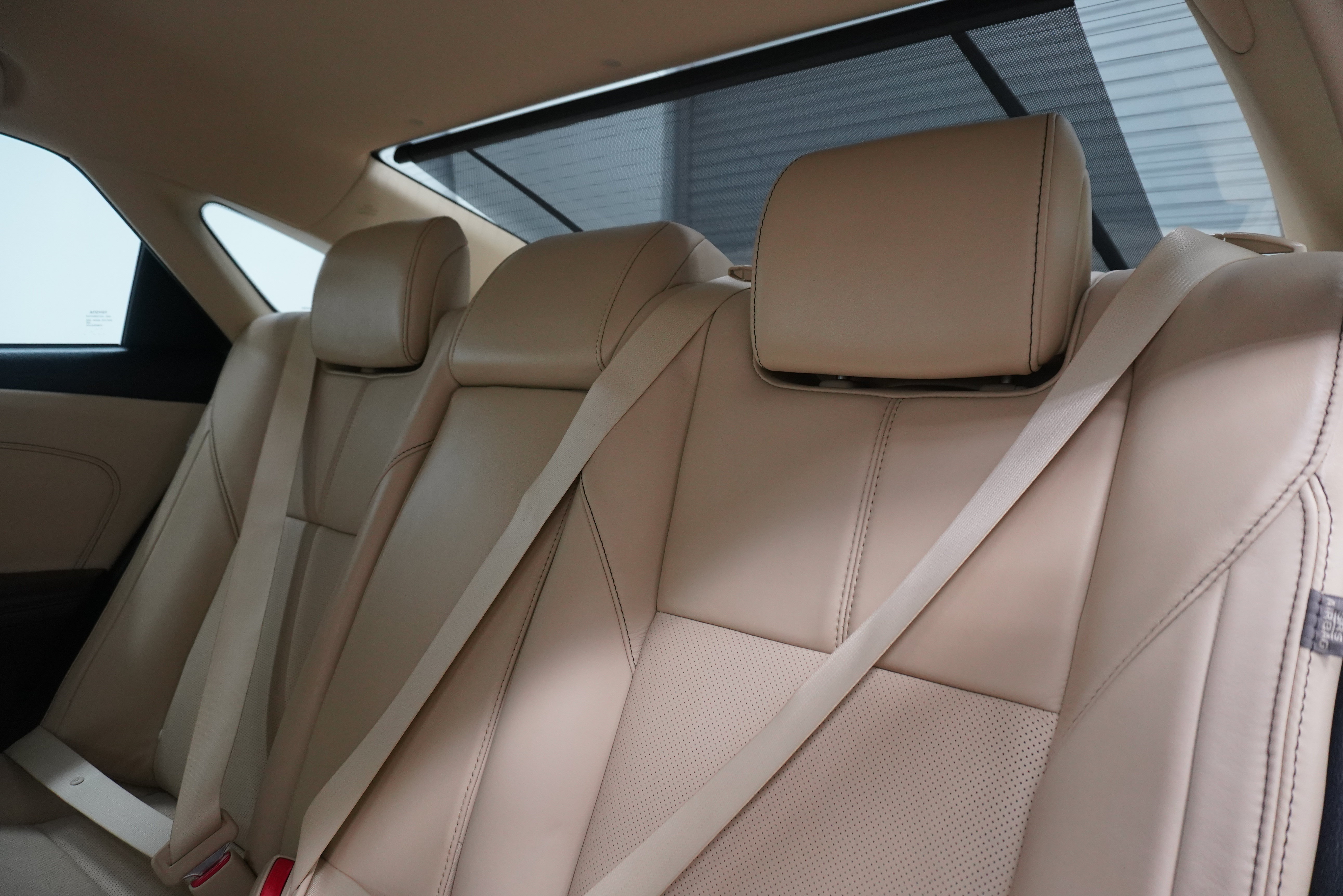 Used 2013 Toyota Avalon Limited w/ Technology Pkg FWD image 12