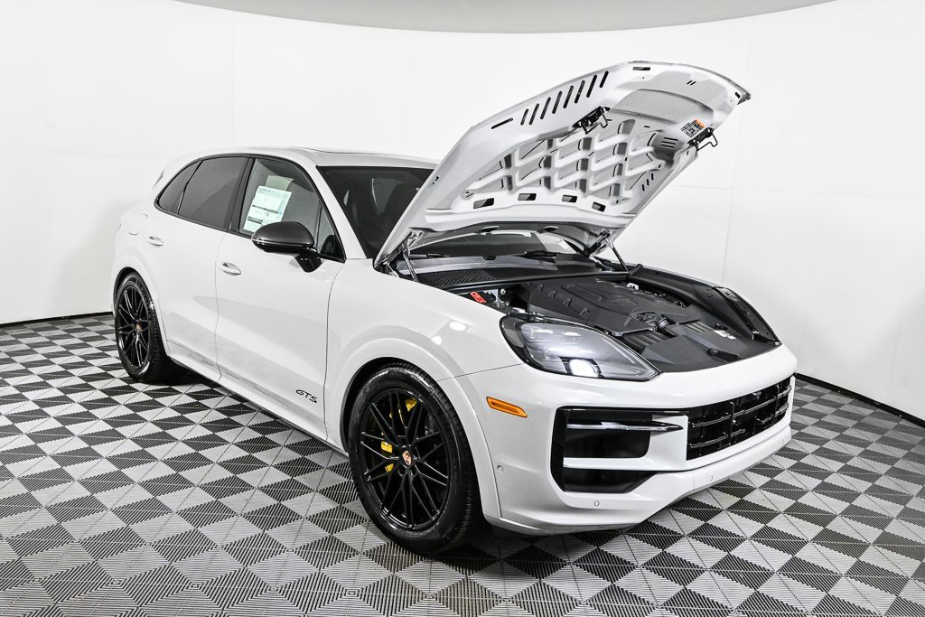 New 2026 Porsche Cayenne GTS image 43