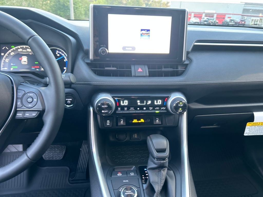 New 2025 Toyota RAV4 XLE image 18