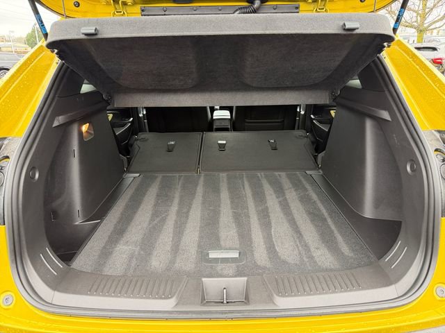 Used 2025 Chevrolet Trax RS w/ Driver Confidence Package image 32