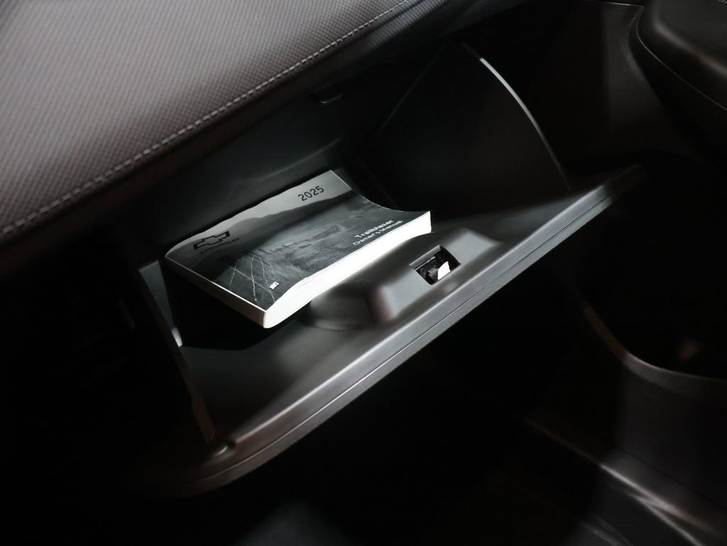 Used 2025 Chevrolet TrailBlazer LT image 35