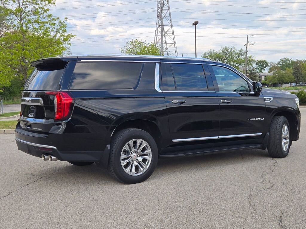 Used 2023 GMC Yukon XL Denali AWD/4WD image 13