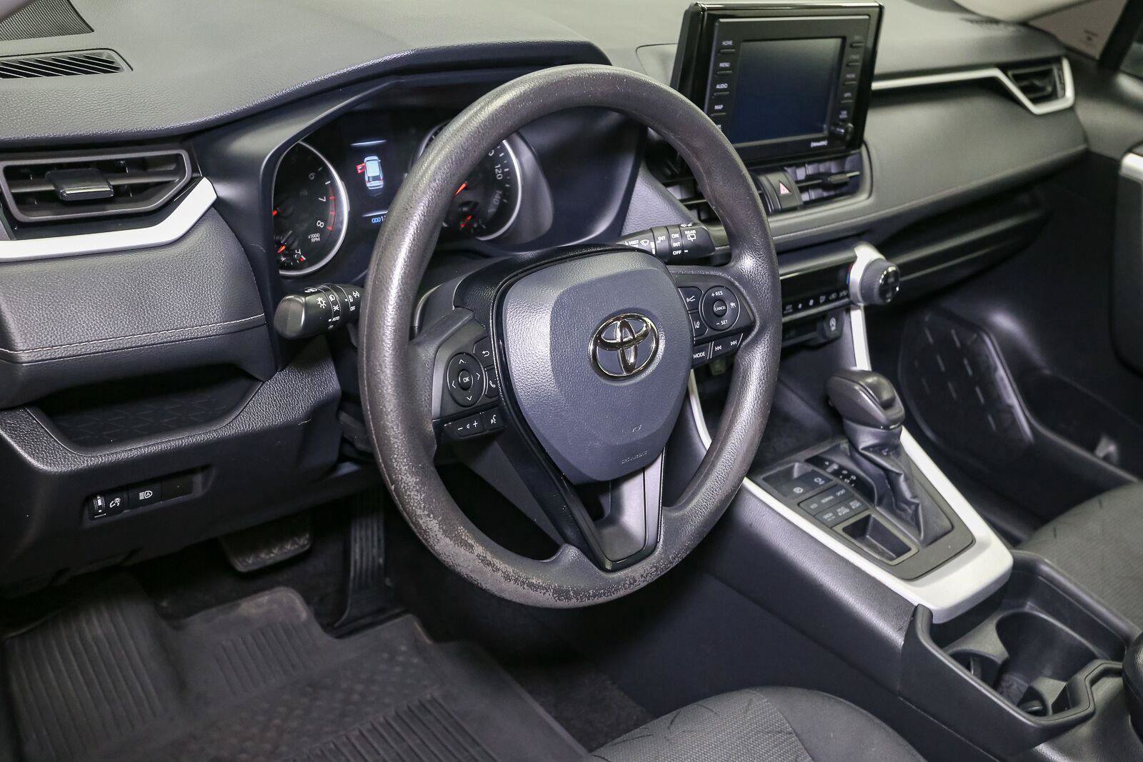 Used 2021 Toyota RAV4 XLE AWD/4WD image 21