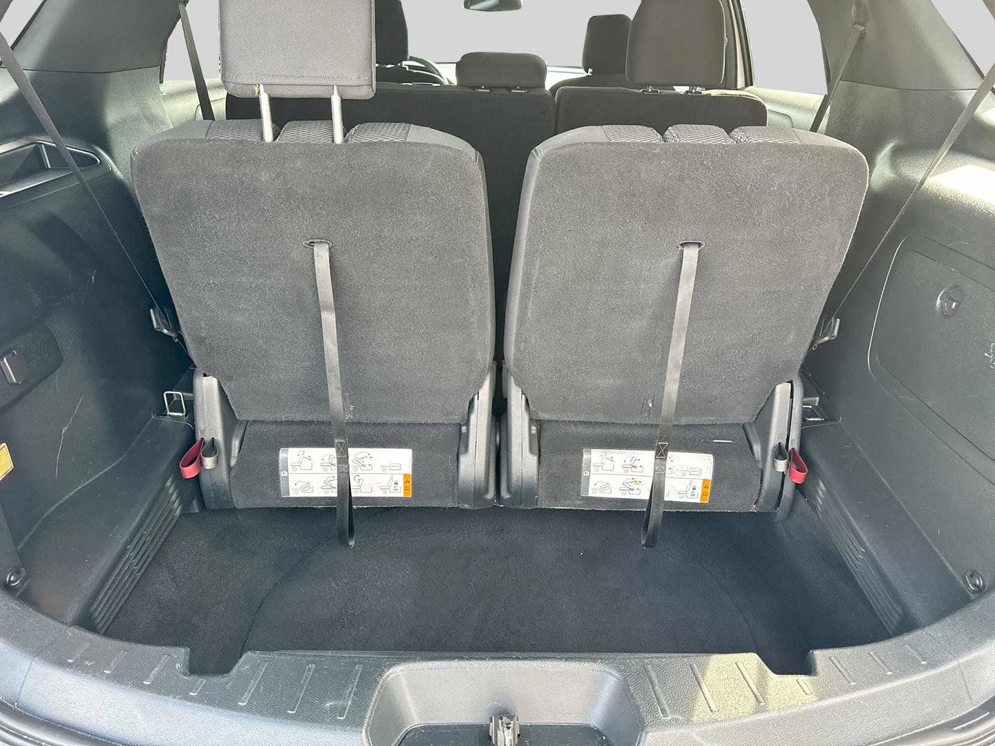 Used 2019 Ford Explorer XLT w/ Equipment Group 201A FWD image 8
