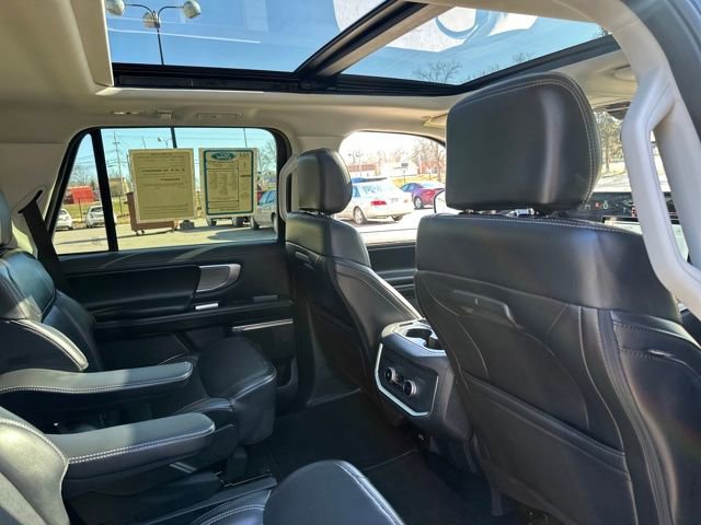 Certified 2025 Ford Expedition Platinum image 22