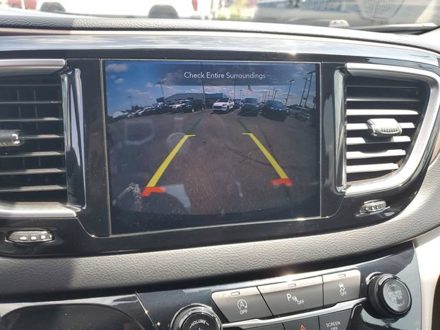 Used 2018 Chrysler Pacifica Touring-L Plus FWD image 15