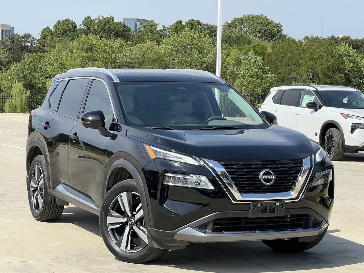 Used 2023 Nissan Rogue SL w/ SL Premium Package FWD image 1