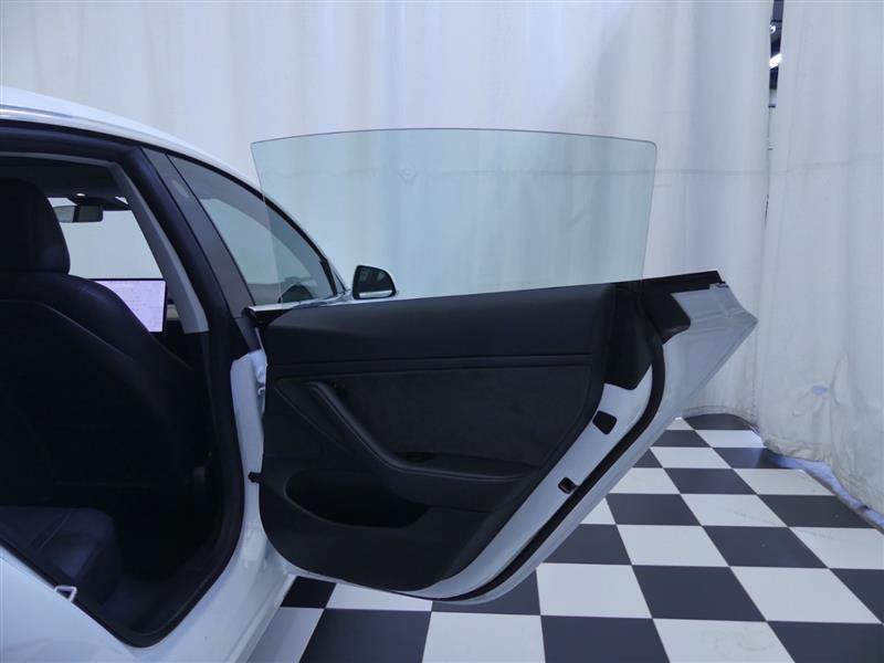 Used 2018 Tesla Model 3 Long Range RWD image 27