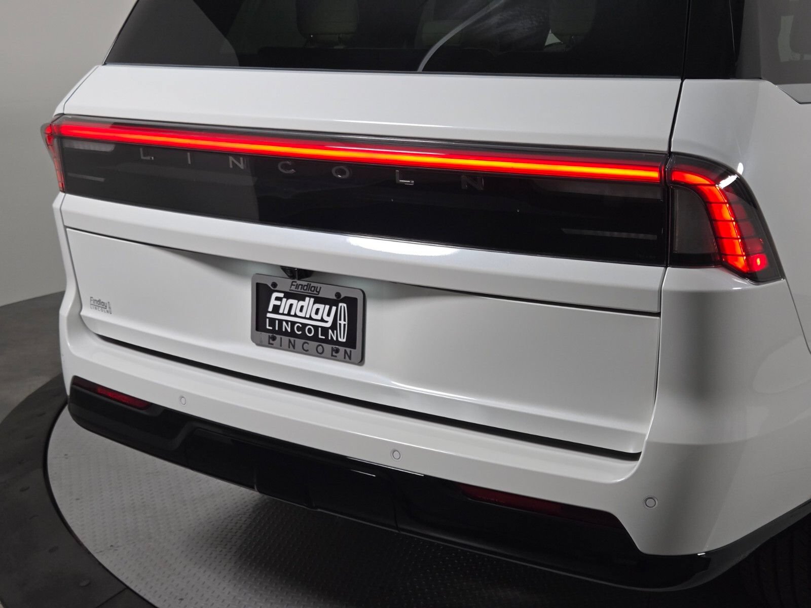 New 2027 Lincoln Navigator Premiere RWD image 5