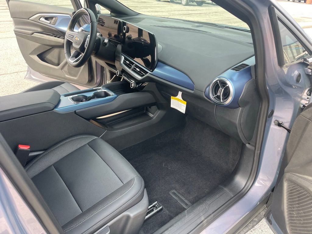 Used 2024 Chevrolet Equinox EV LT w/ Active Safety Package 3 FWD image 18