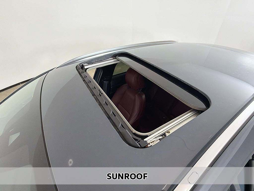 Used 2023 MAZDA CX-30 AWD 2.5 S w/ Preferred Package image 3