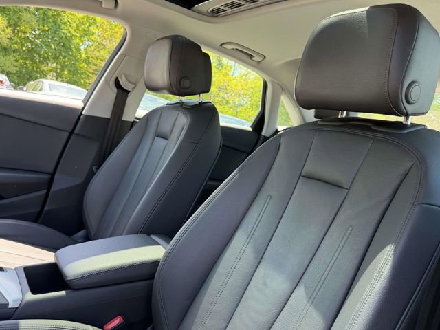 Used 2017 Audi A4 2.0T Premium w/ Audi MMI Navigation Plus AWD/4WD image 9