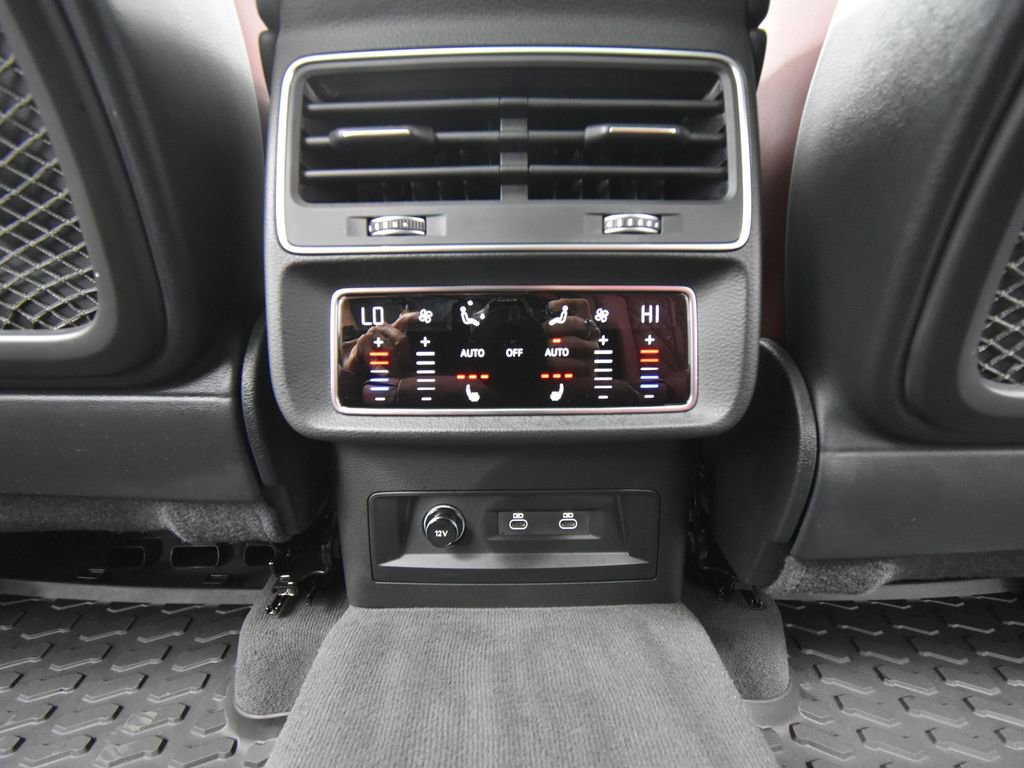 Used 2024 Audi SQ7 Premium Plus image 47