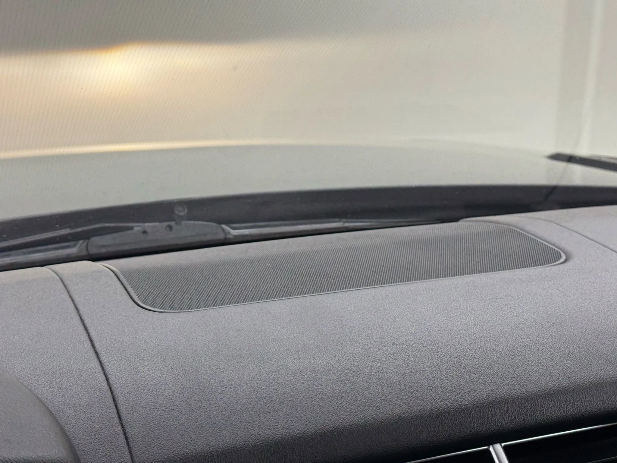 Used 2016 Land Rover Range Rover Sport HSE image 29