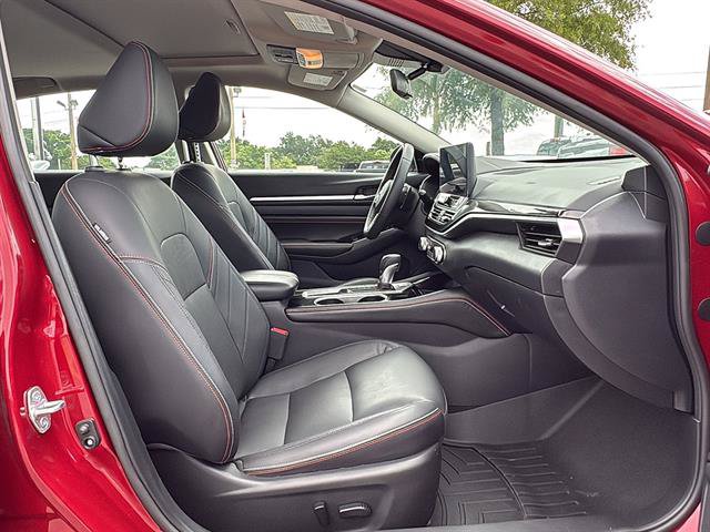 Used 2023 Nissan Altima 2.5 SR w/ SR Premium Package FWD image 16