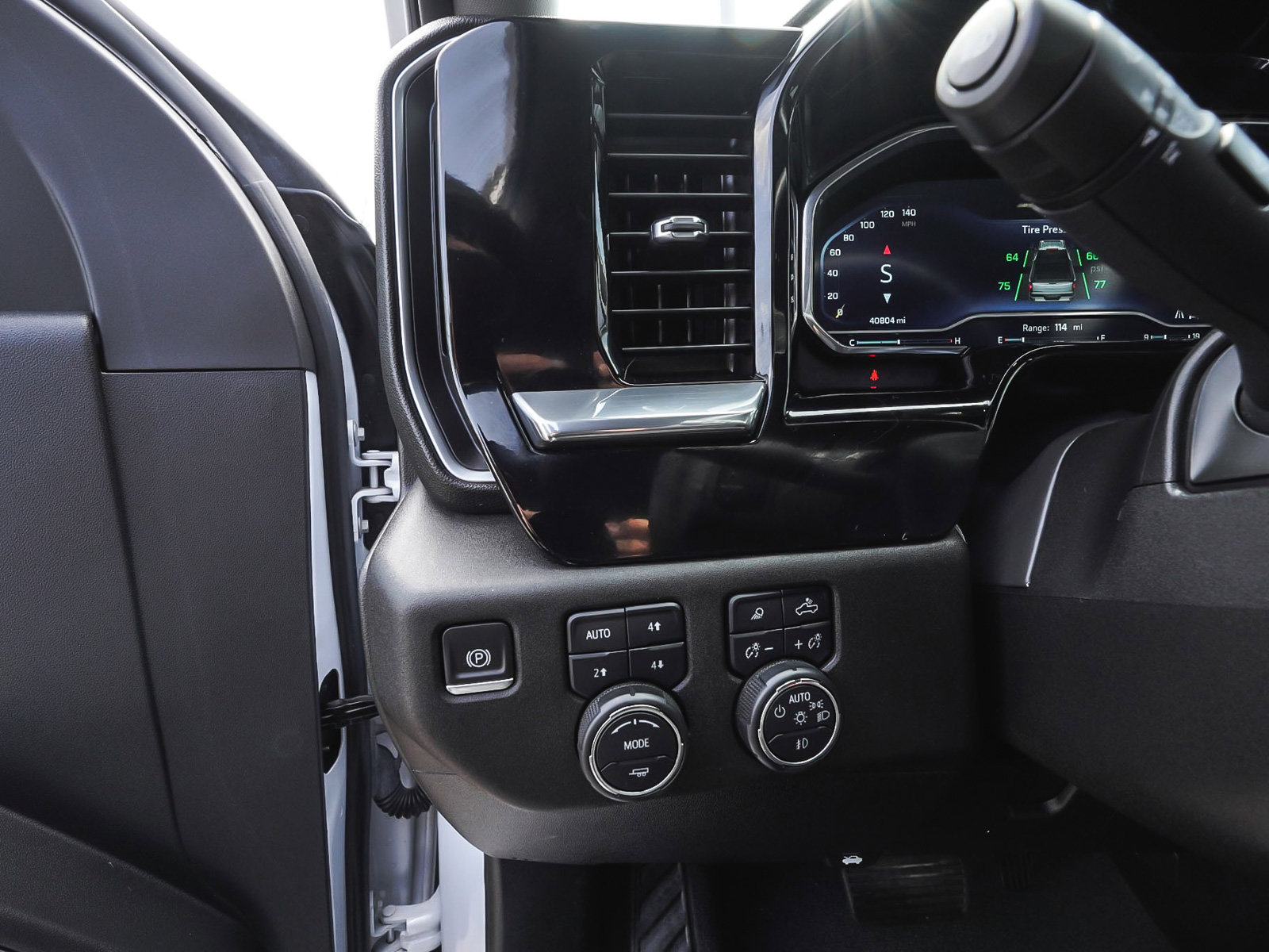 Used 2024 Chevrolet Silverado 2500 LT w/ Texas Edition image 16