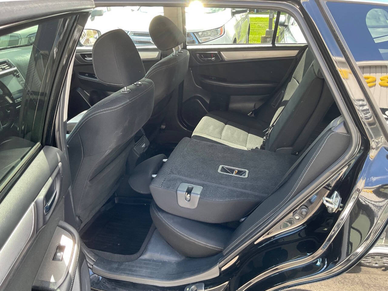 Used 2018 Subaru Outback 2.5i Premium AWD/4WD image 15