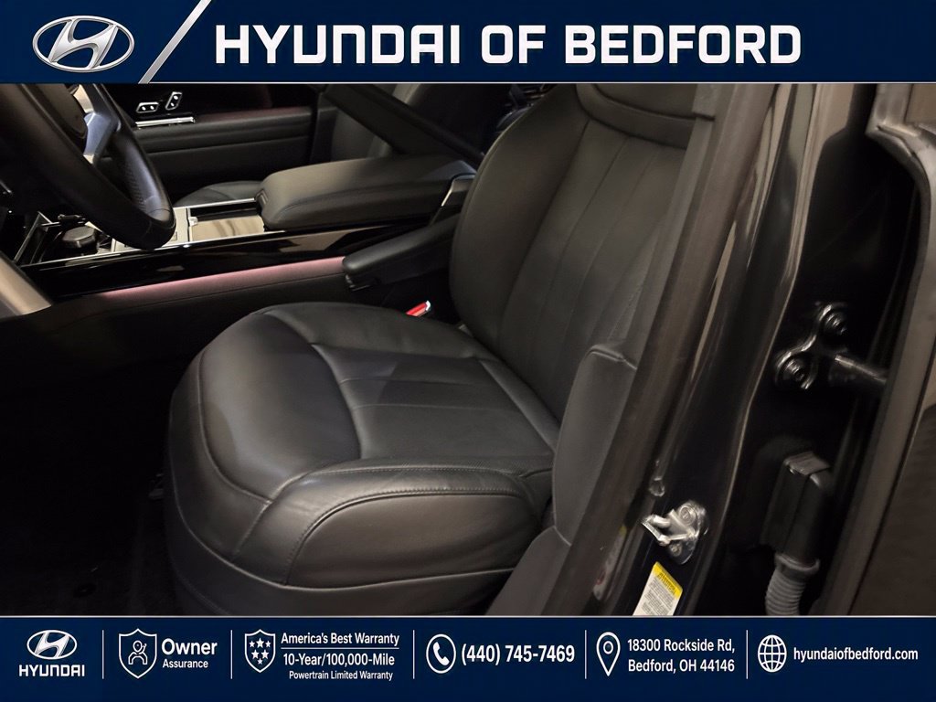 Used 2025 Land Rover Range Rover SE AWD/4WD image 16