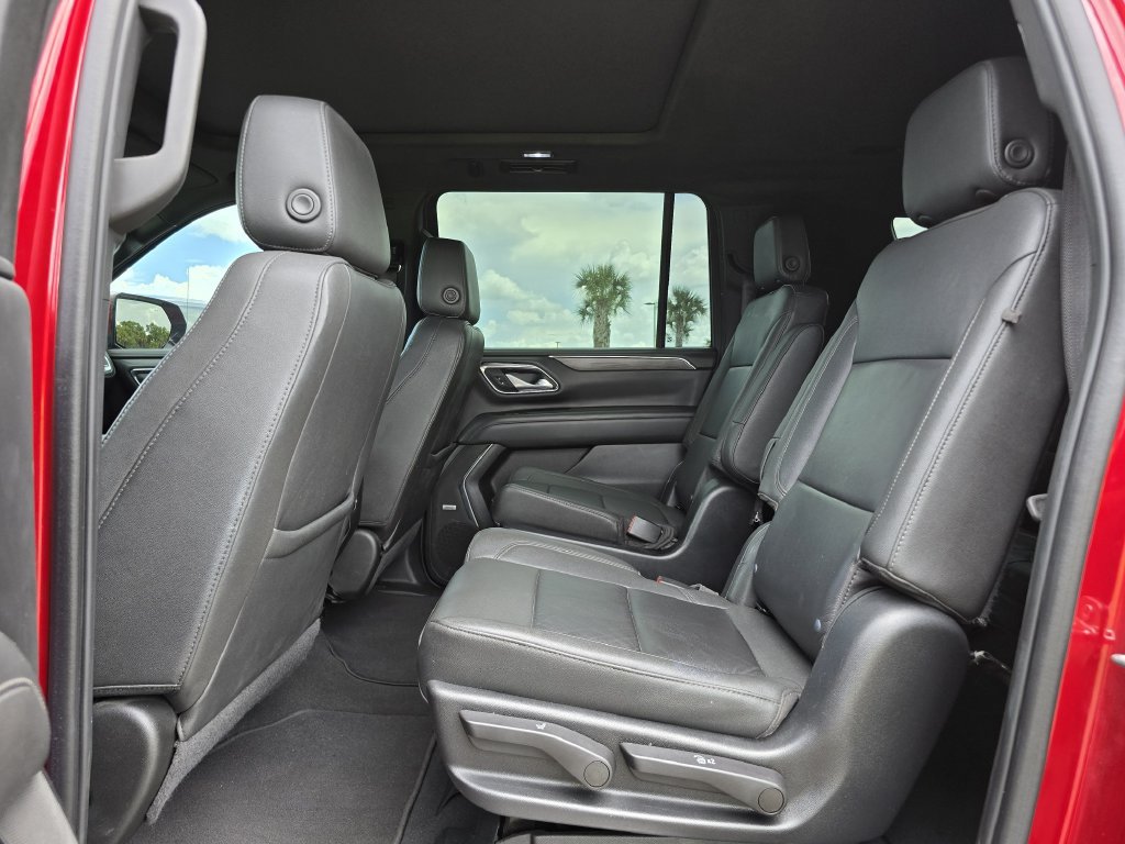Certified 2022 Chevrolet Suburban LT w/ LT Signature Plus Package AWD/4WD image 17