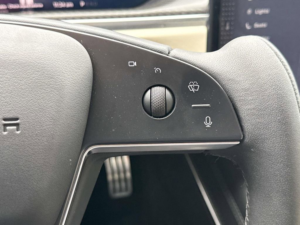 Used 2021 Tesla Model S Plaid image 31