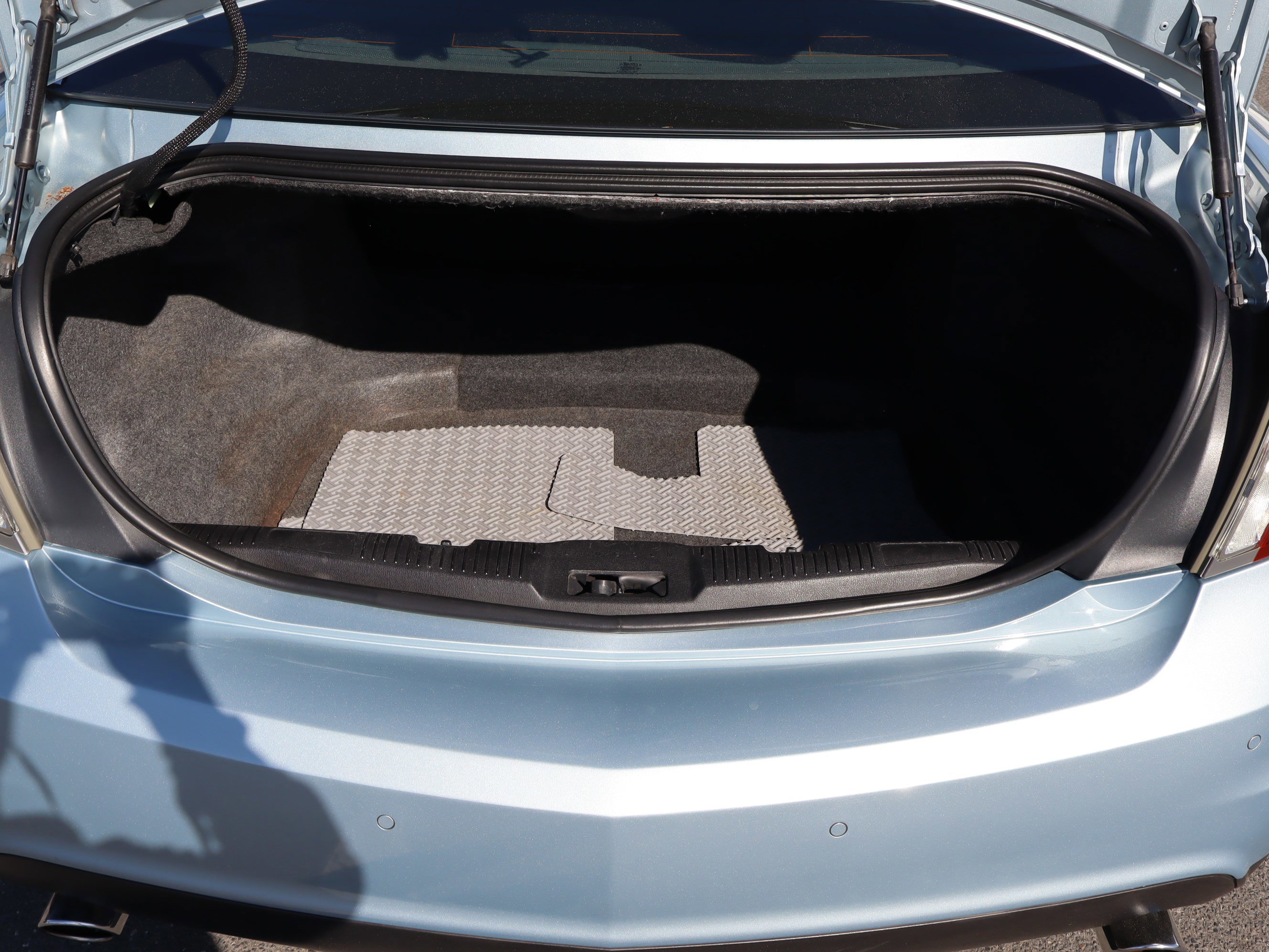 Used 2009 Lincoln MKS image 32